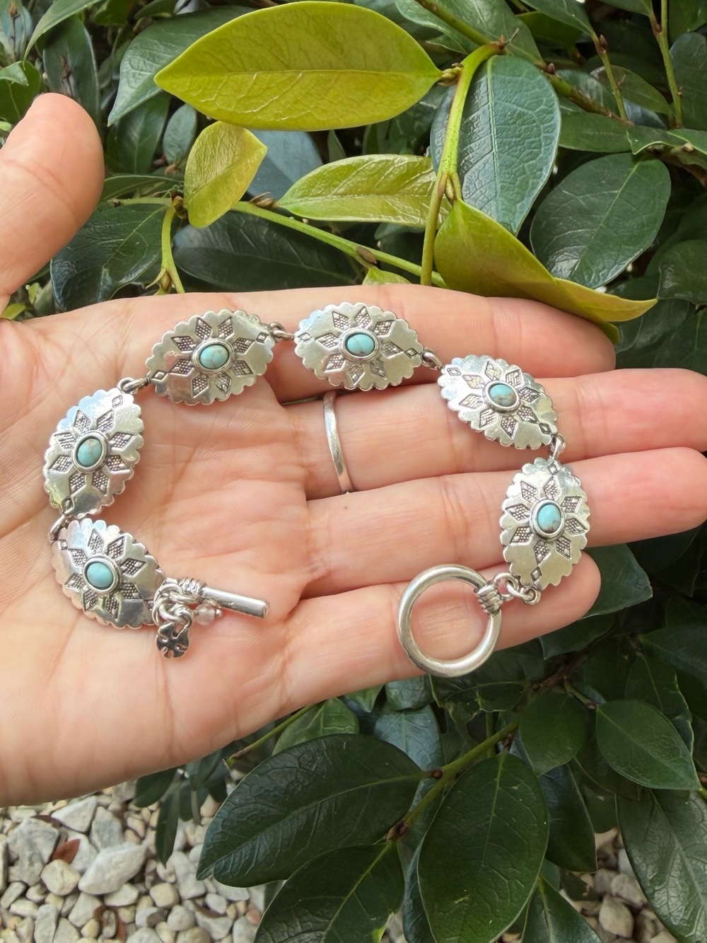 Lucky Brand Silver Tone Turquoise Concho Link Bracelet Toggle Clasp.